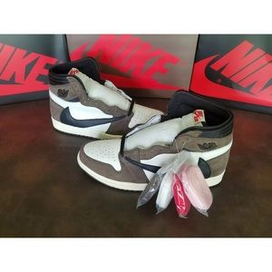 Travis Scott Jordan 1s